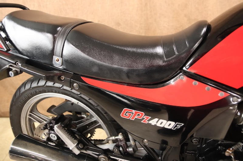 カワサキ GPz400F ノーマル車 3