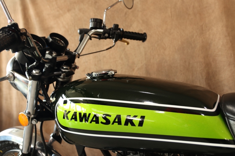 カワサキ 500SS(H1E) 弾丸ラインのCANDY GREEN 12