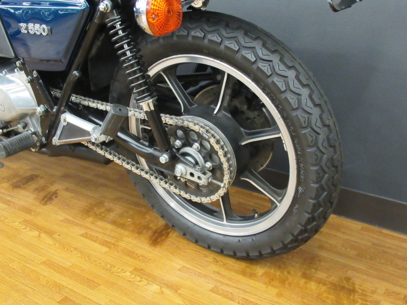 カワサキ Z550 E4カラー 18