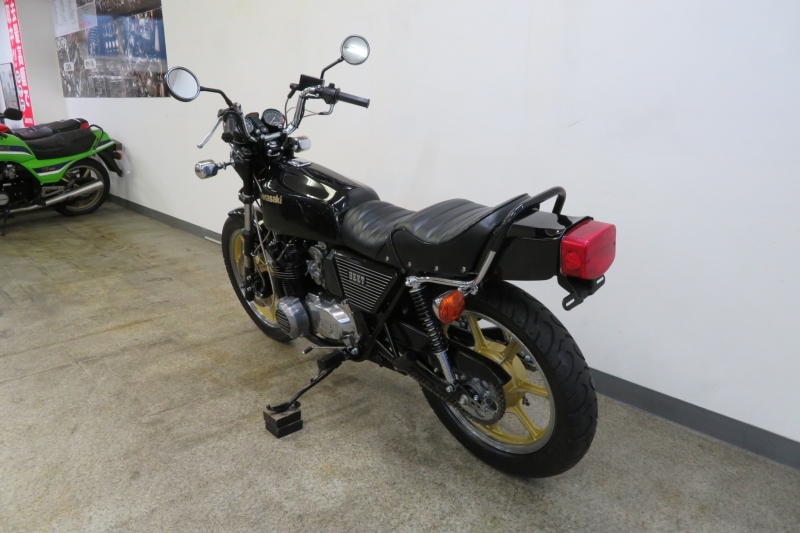 カワサキ KZ550 Black Style+Goldキャスト 2