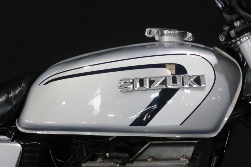 スズキ GT380(B2)スターダストシルバー 5
