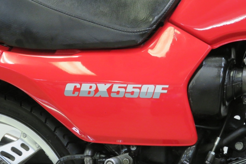 ホンダ CBX550F 赤ソリッド 14