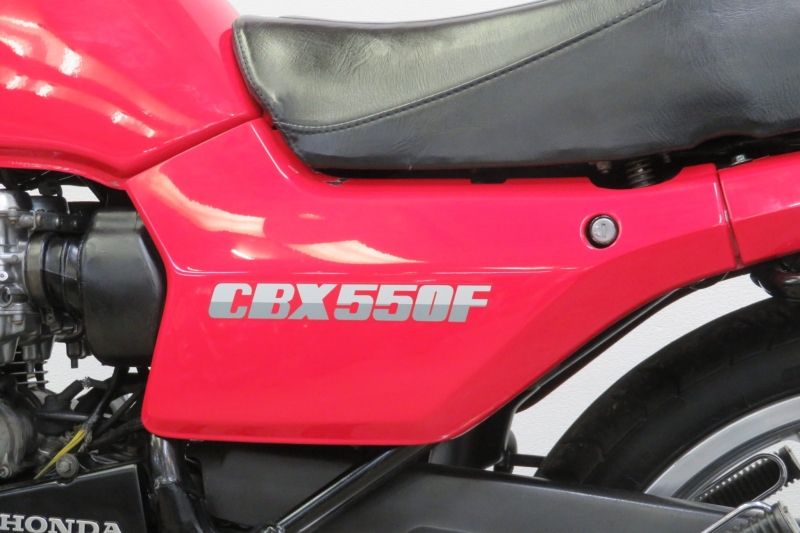 ホンダ CBX550F 赤ソリッド 4