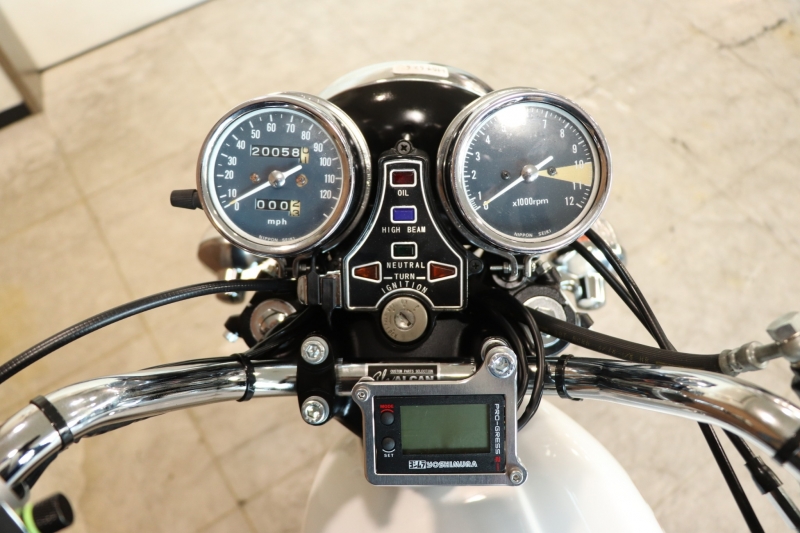 ホンダ CB400Four ご好評! 煌「GOLDパール」ホワイト 8