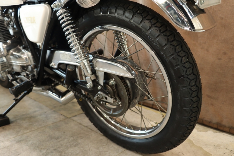 ホンダ CB400Four ご好評! 煌「GOLDパール」ホワイト 17
