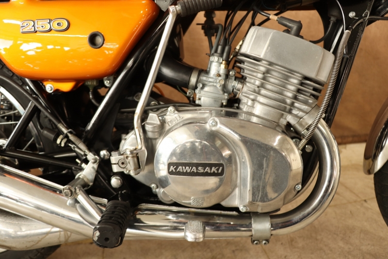 カワサキ 250SS(MACH-1) 73年式 S1A CANDY GOLD 6