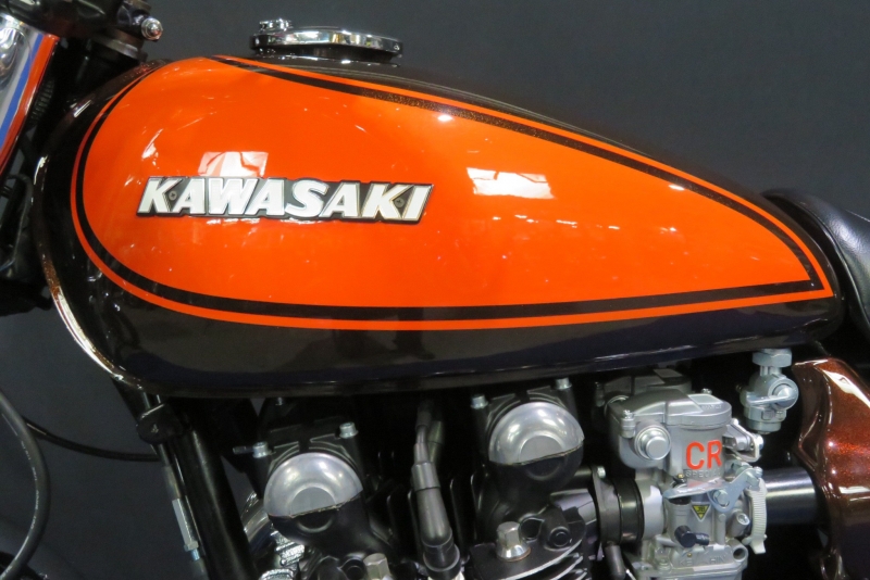 カワサキ KZ1000 新品CR・4本出しマフラー・リペイント済火の玉外装 18