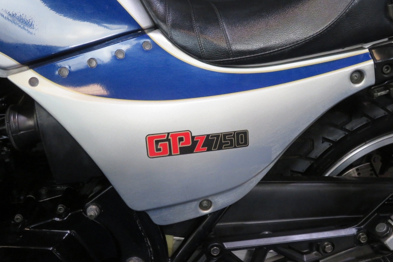 カワサキ GPz750 国内・フルノーマル 24