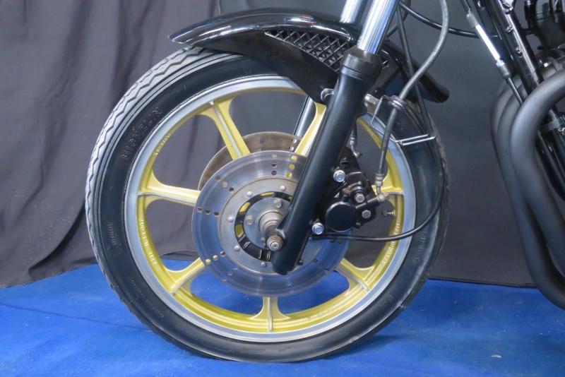 カワサキ Z400J 金キャスト & 白タックロール 18