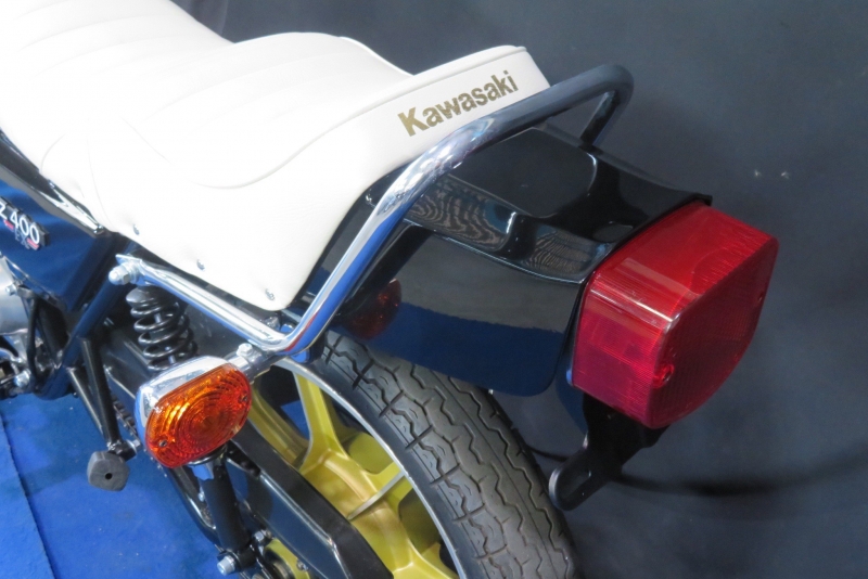 カワサキ Z400J 金キャスト & 白タックロール 27