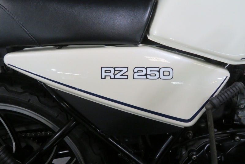 ヤマハ RZ250 フルノーマル・初期カラーリペイント済 10