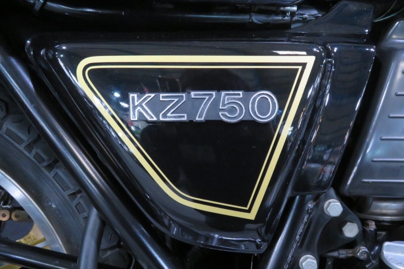 カワサキ KZ750(FX-Ⅱ)逆輸入車・リペイント済・タックロール・集合管仕様 23