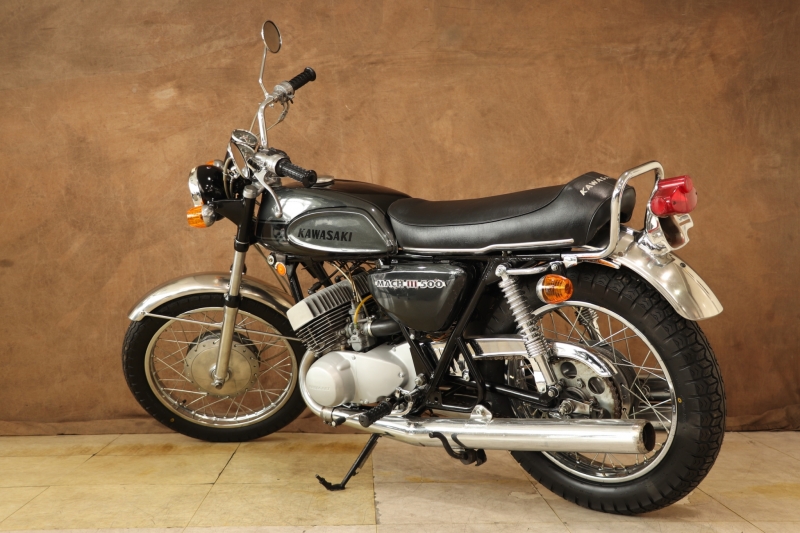 カワサキ 500SS マッハ3(H1) オリジナルペイントのピーコックグレー 18