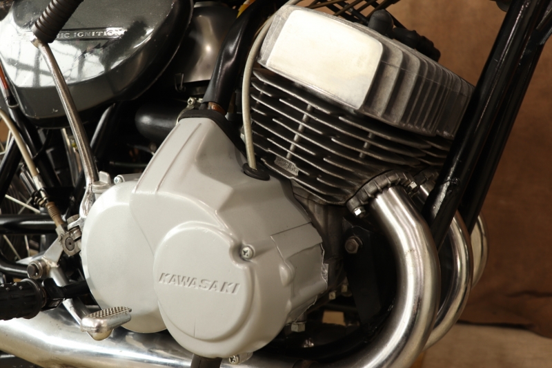カワサキ 500SS マッハ3(H1) オリジナルペイントのピーコックグレー 6