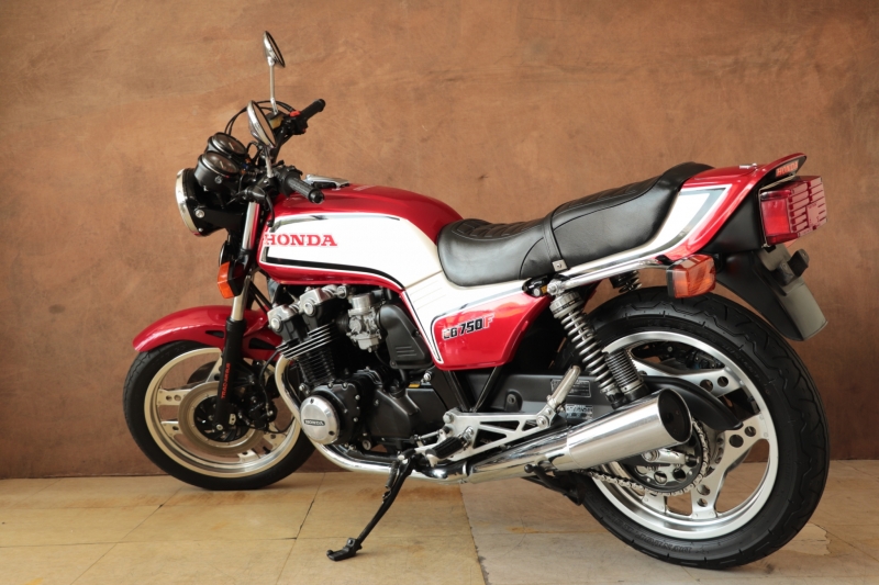 ホンダ CB750F 最終型FC 18