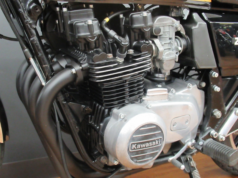 カワサキ KZ550  タイガーカラー 13