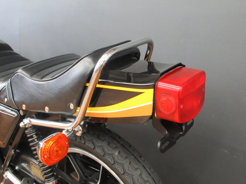カワサキ KZ550  タイガーカラー 17