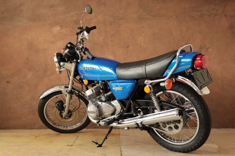 カワサキ KH250(B2) 国内フルノーマル 18
