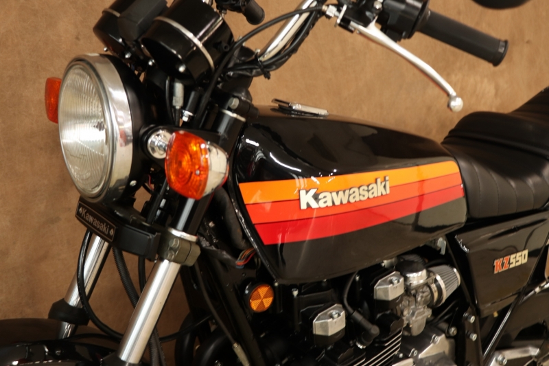 カワサキ KZ550A4(最終モデル) 新たなる時代への架け橋 12