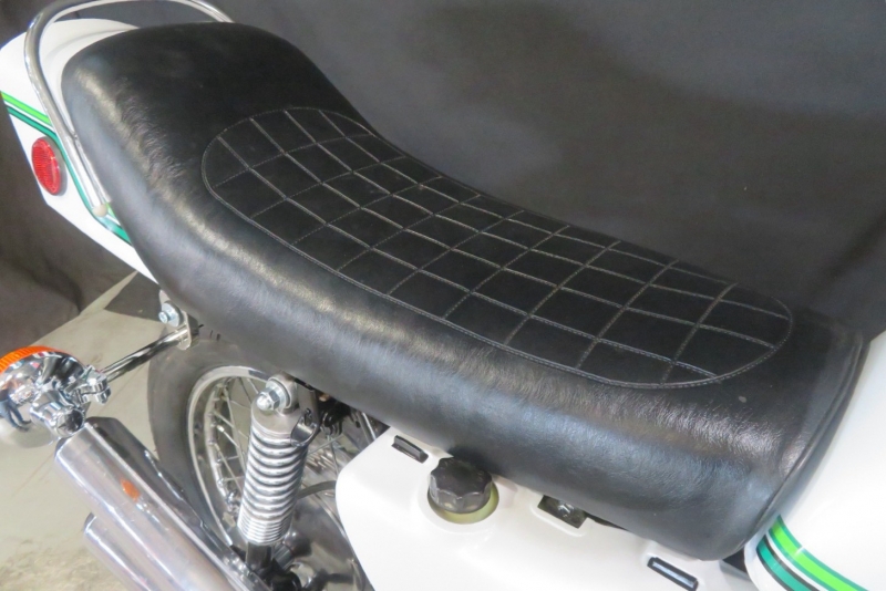 カワサキ 350SS(S2)白虹カラー 純正3本出しマフラー 9