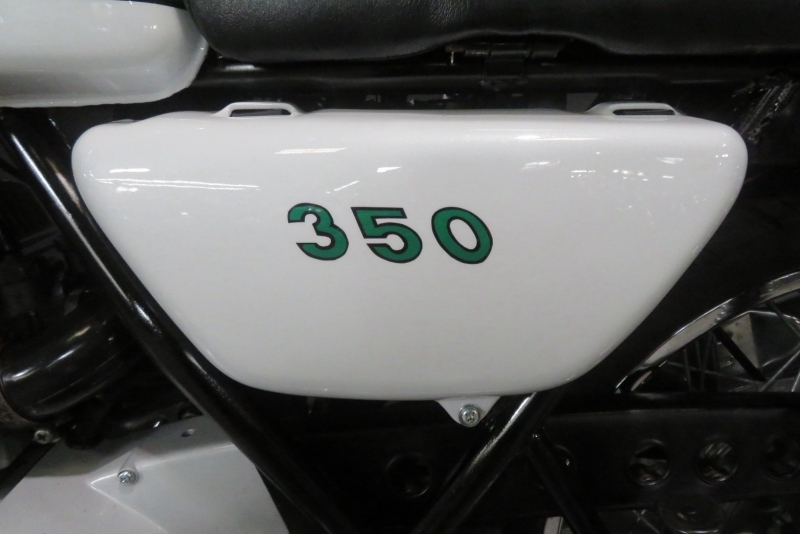 カワサキ 350SS(S2)白虹カラー 純正3本出しマフラー 23