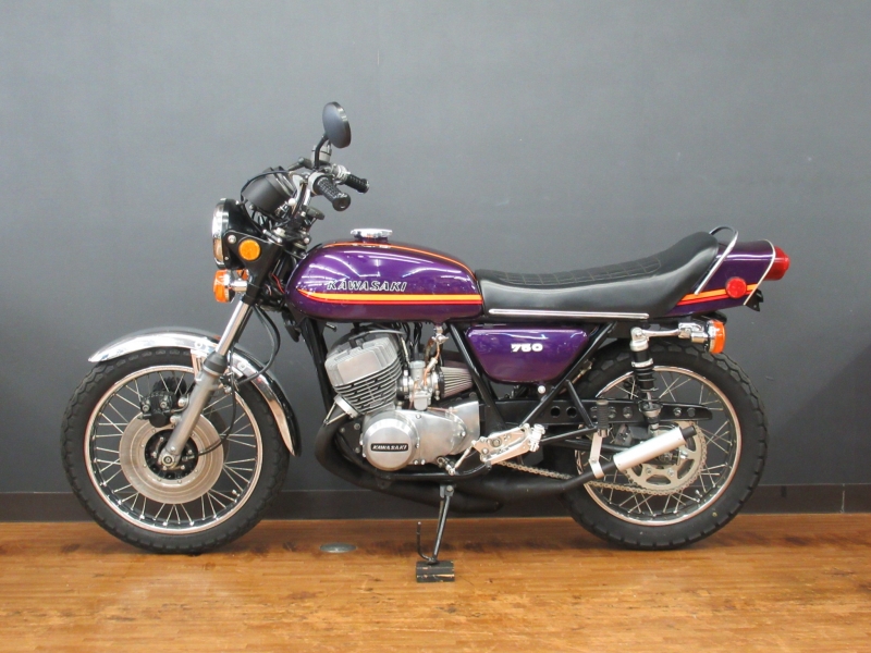 カワサキ 750SS(H2A) Wディスク バックステップ 3本チャンバー 19
