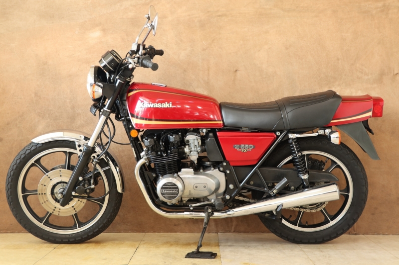 カワサキ Z550FX 国内赤虎 11