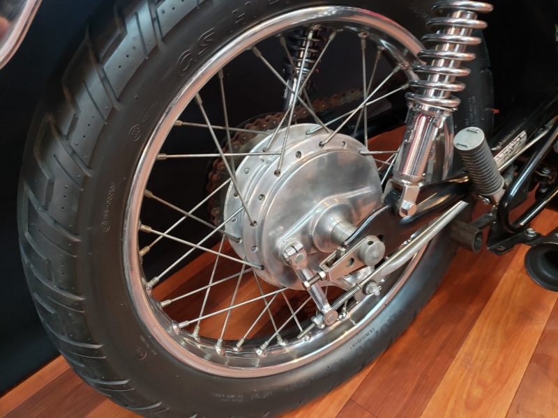 ホンダ CB400F JMCAヨシムラ管 17