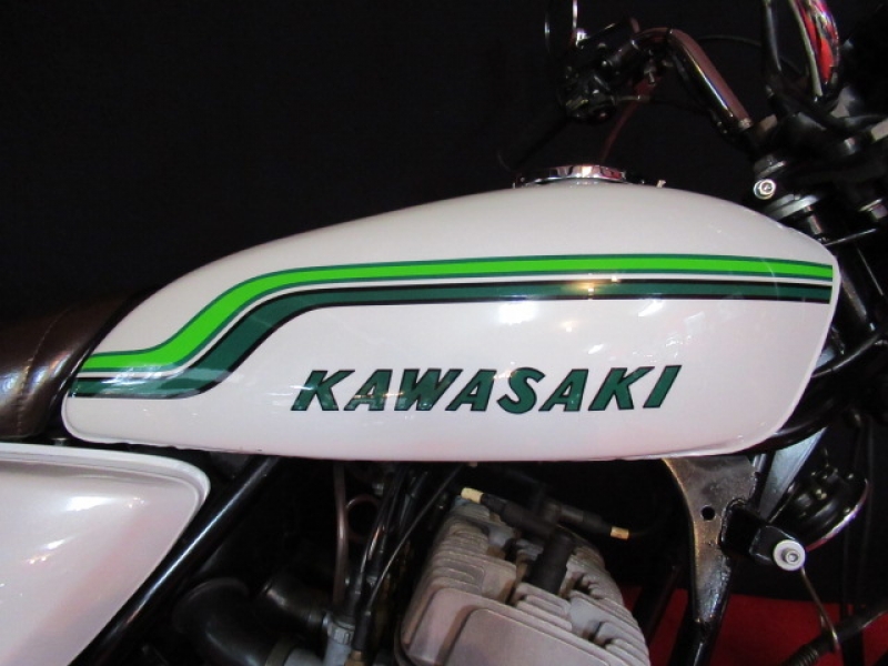 カワサキ 250SS マッハⅠ 白レインボー 2