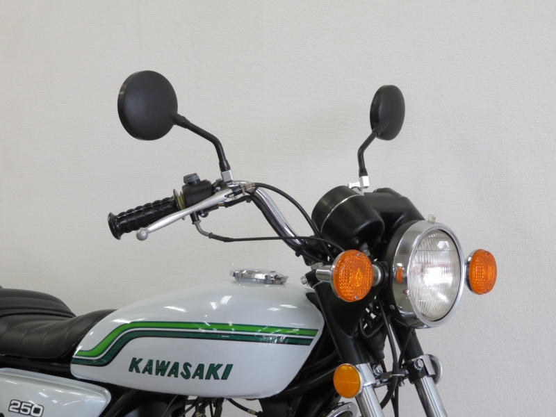 カワサキ 250SS 17