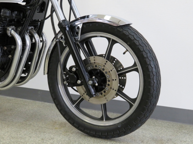 カワサキ Z400J 9