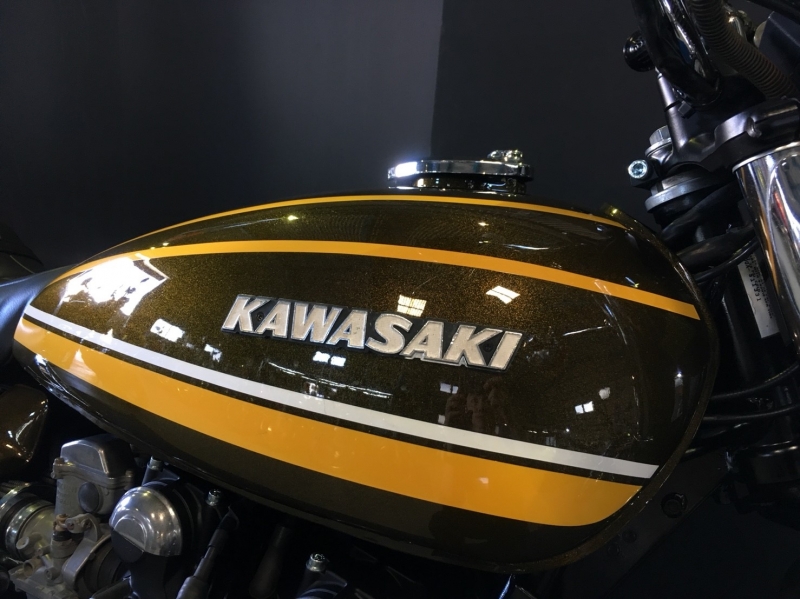 カワサキ KZ1000 外装ニューペイント  3